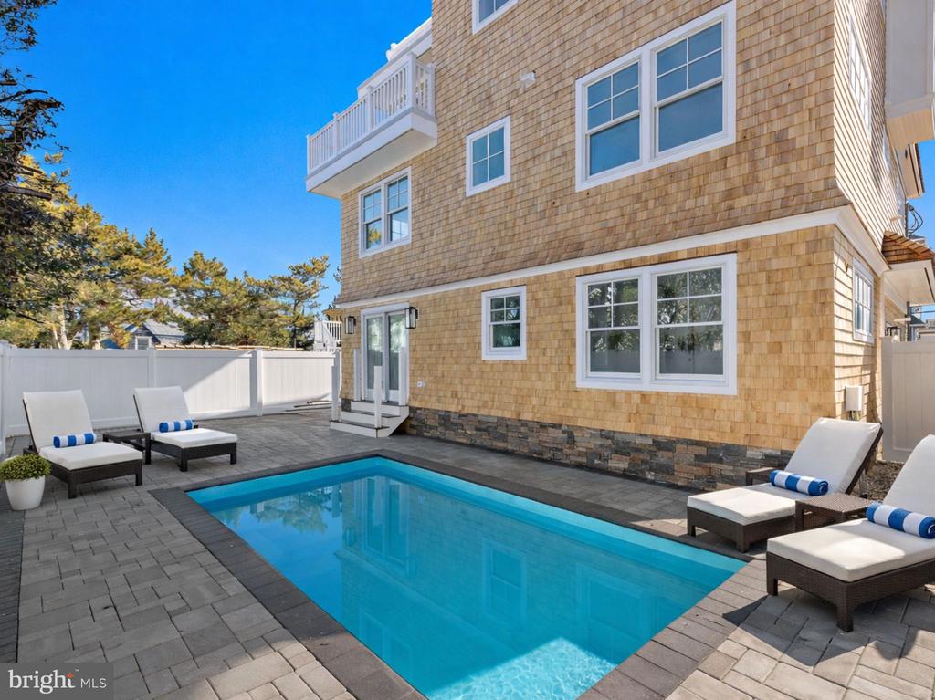 5004 OCEAN BOULEVARD