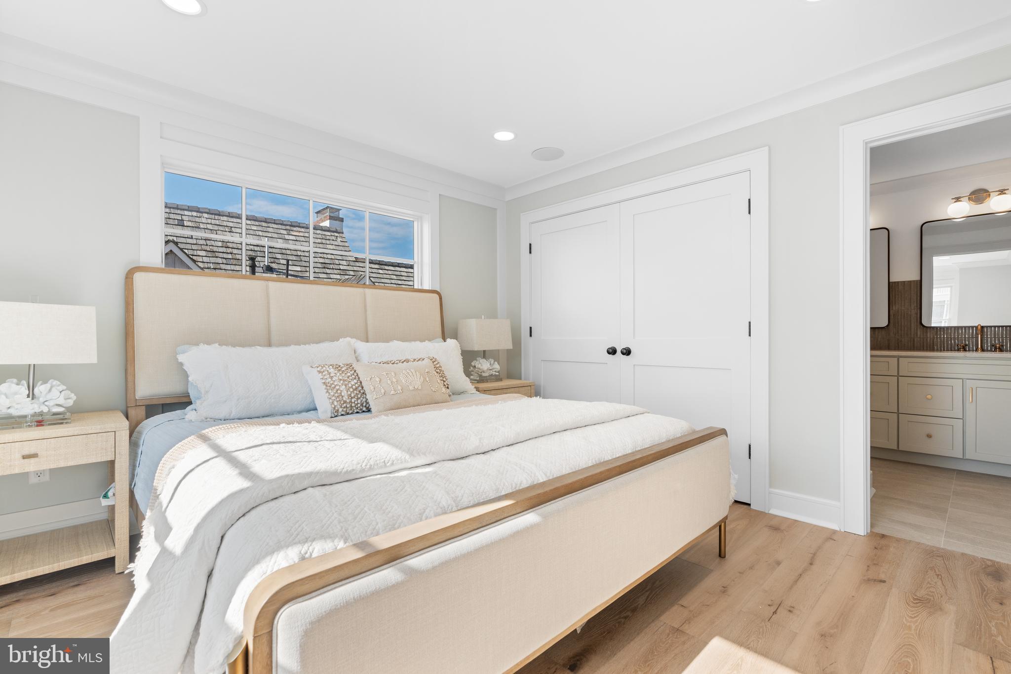 5004 OCEAN BOULEVARD