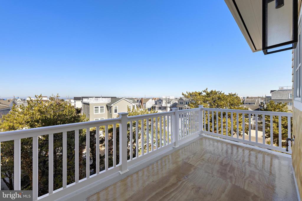 5004 OCEAN BOULEVARD