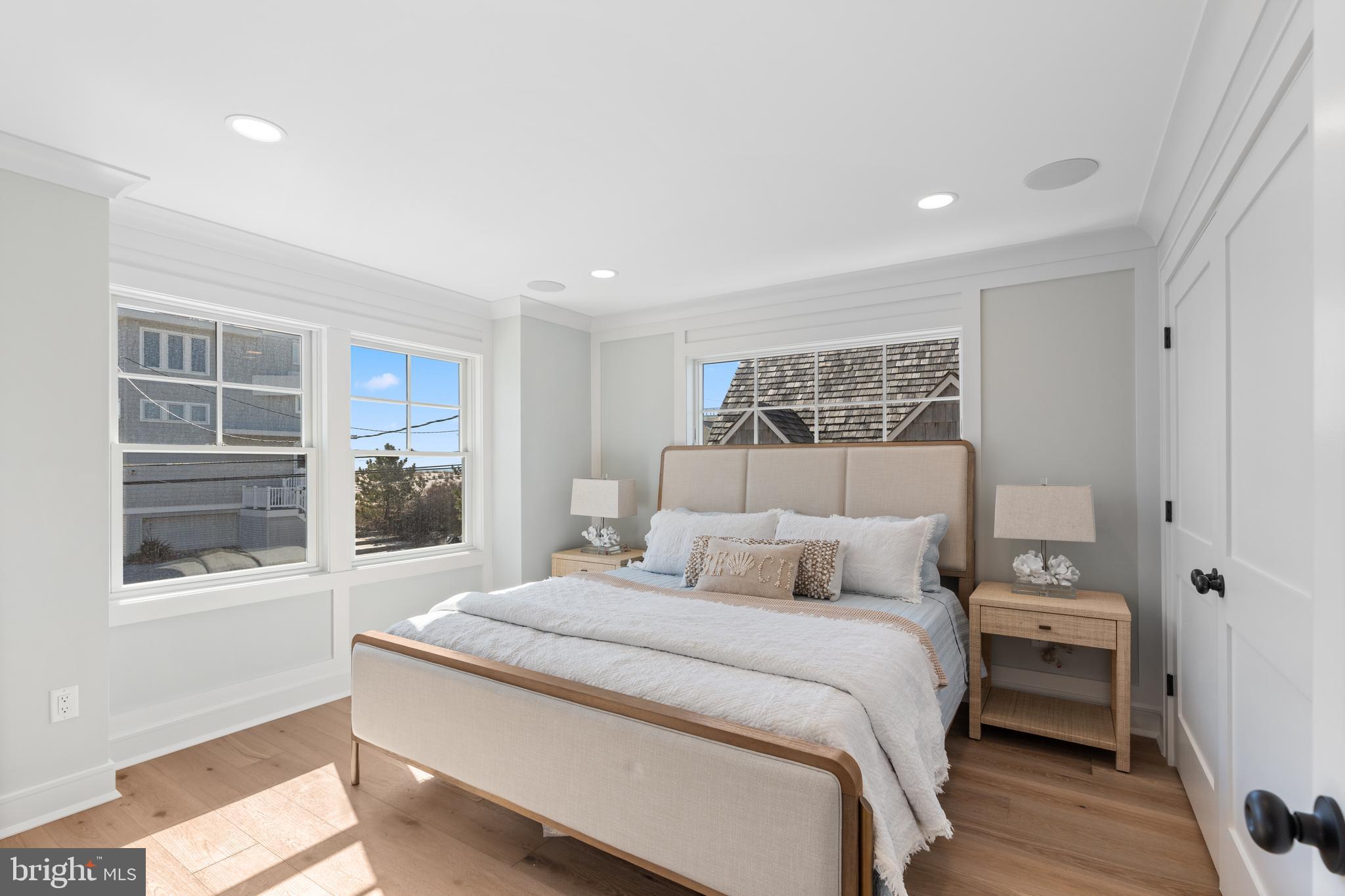 5004 OCEAN BOULEVARD