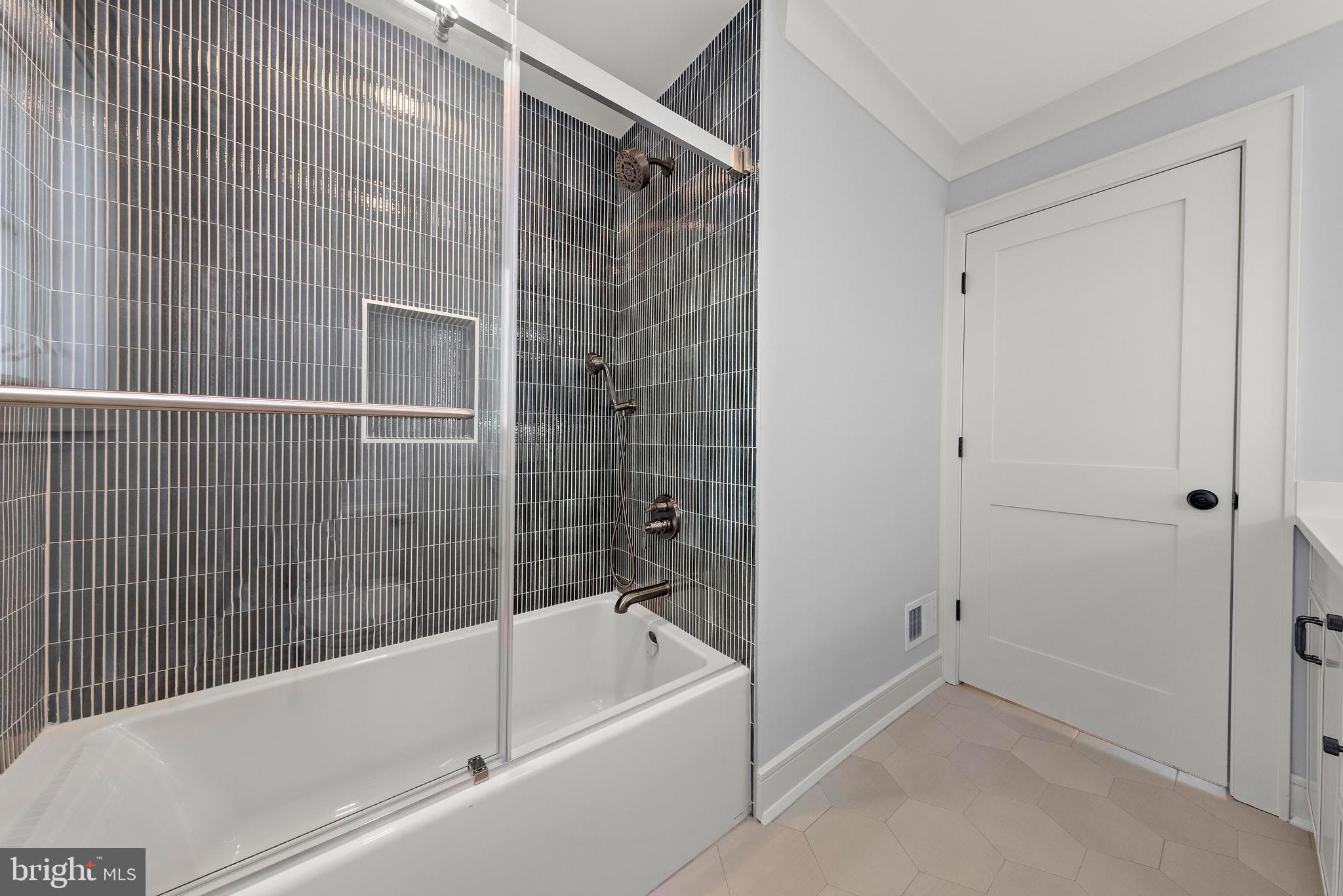 5004 OCEAN BOULEVARD