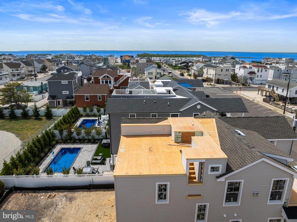 320 THIRD STREET