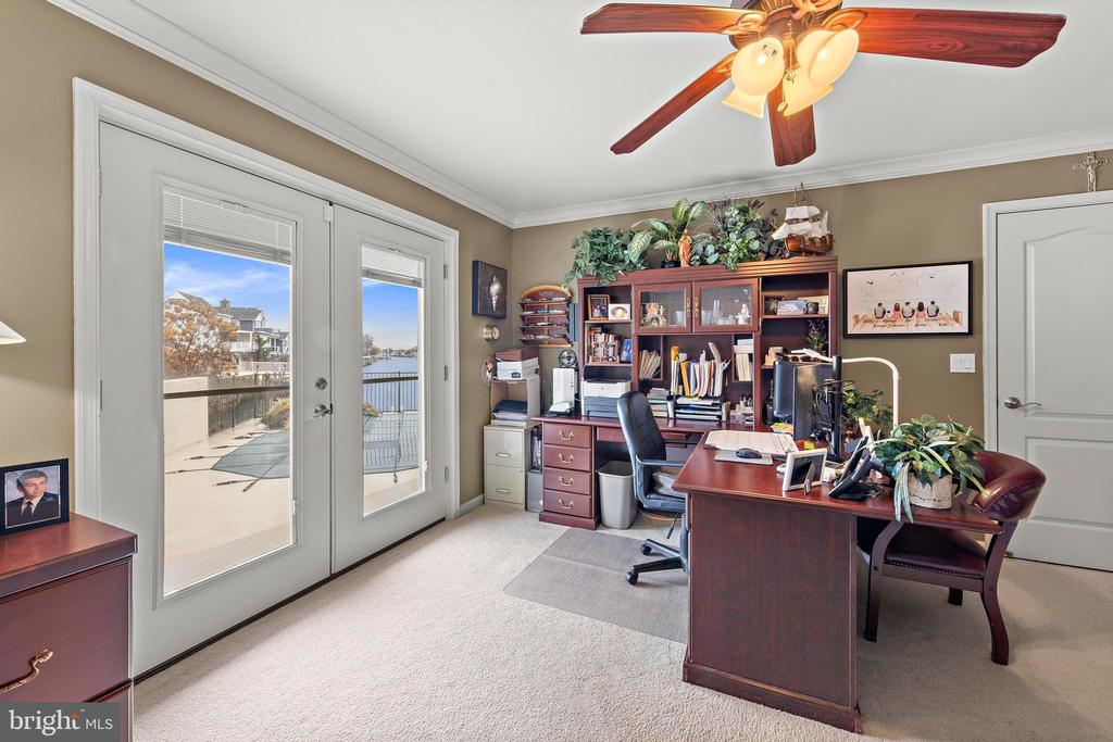 915 SHENANDOAH DRIVE