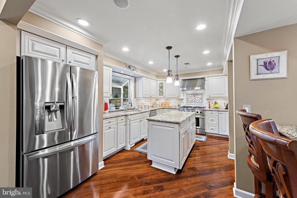 915 SHENANDOAH DRIVE