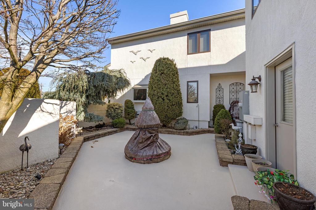 915 SHENANDOAH DRIVE