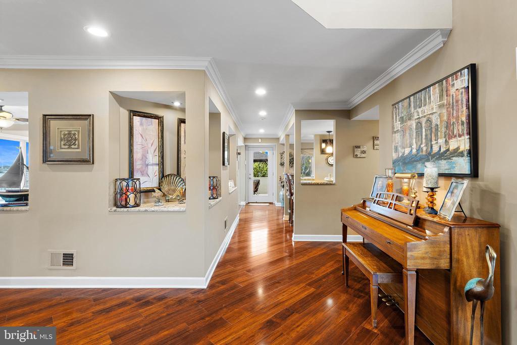 915 SHENANDOAH DRIVE