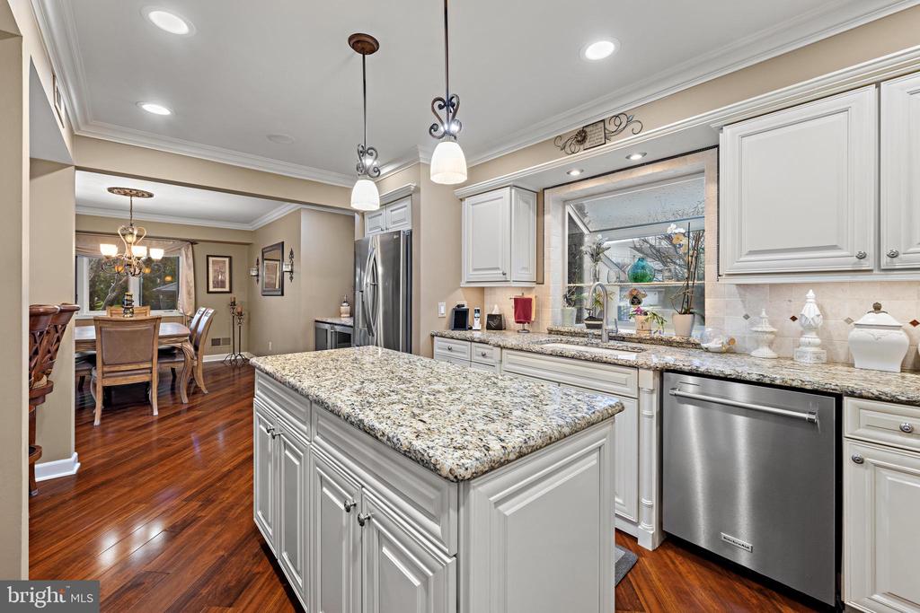 915 SHENANDOAH DRIVE