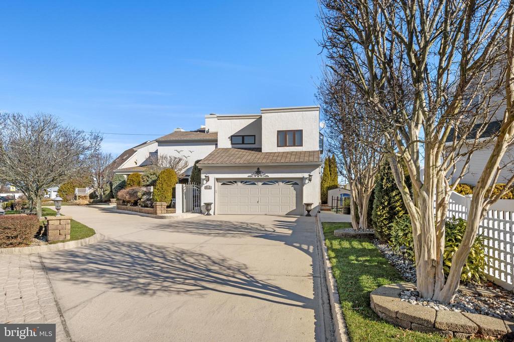 915 SHENANDOAH DRIVE