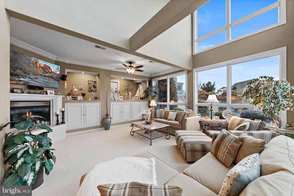 915 SHENANDOAH DRIVE