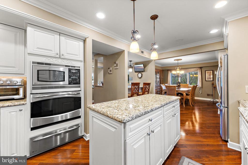 915 SHENANDOAH DRIVE