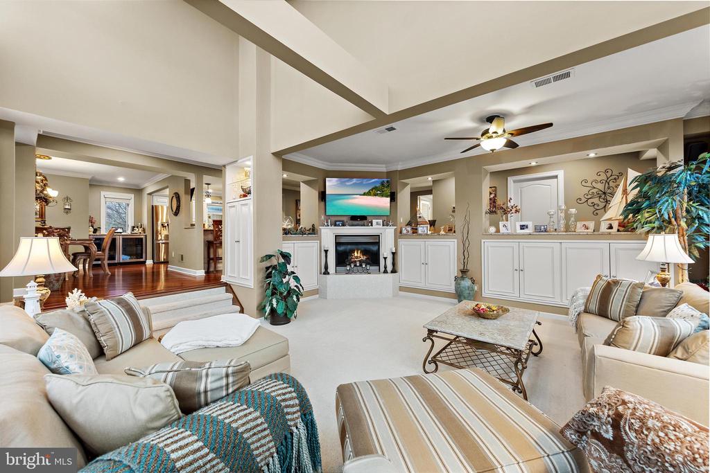 915 SHENANDOAH DRIVE