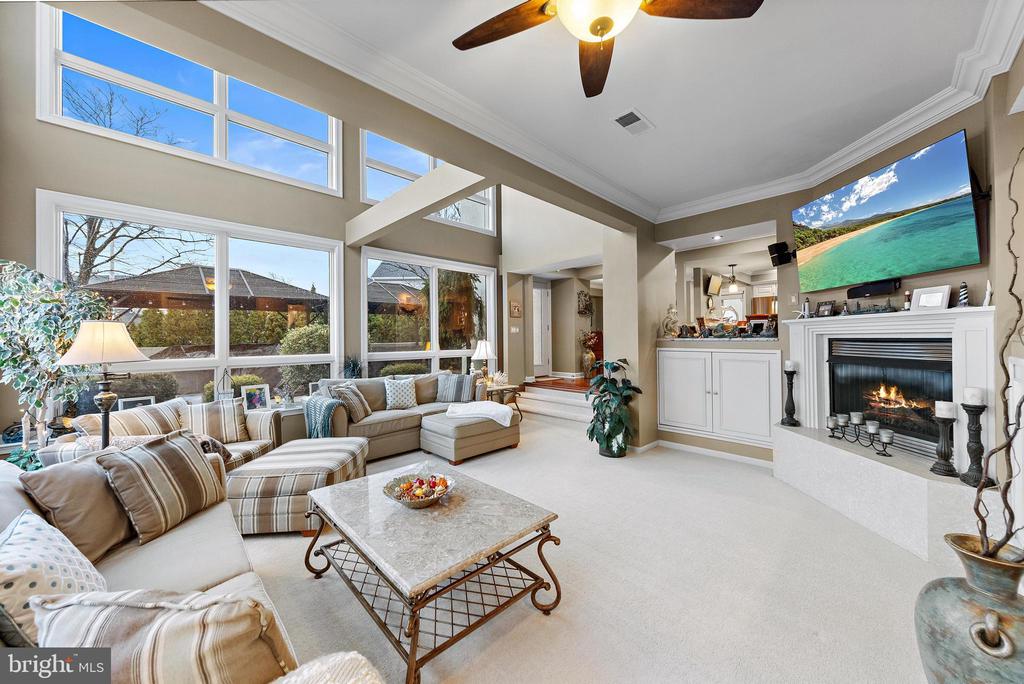915 SHENANDOAH DRIVE
