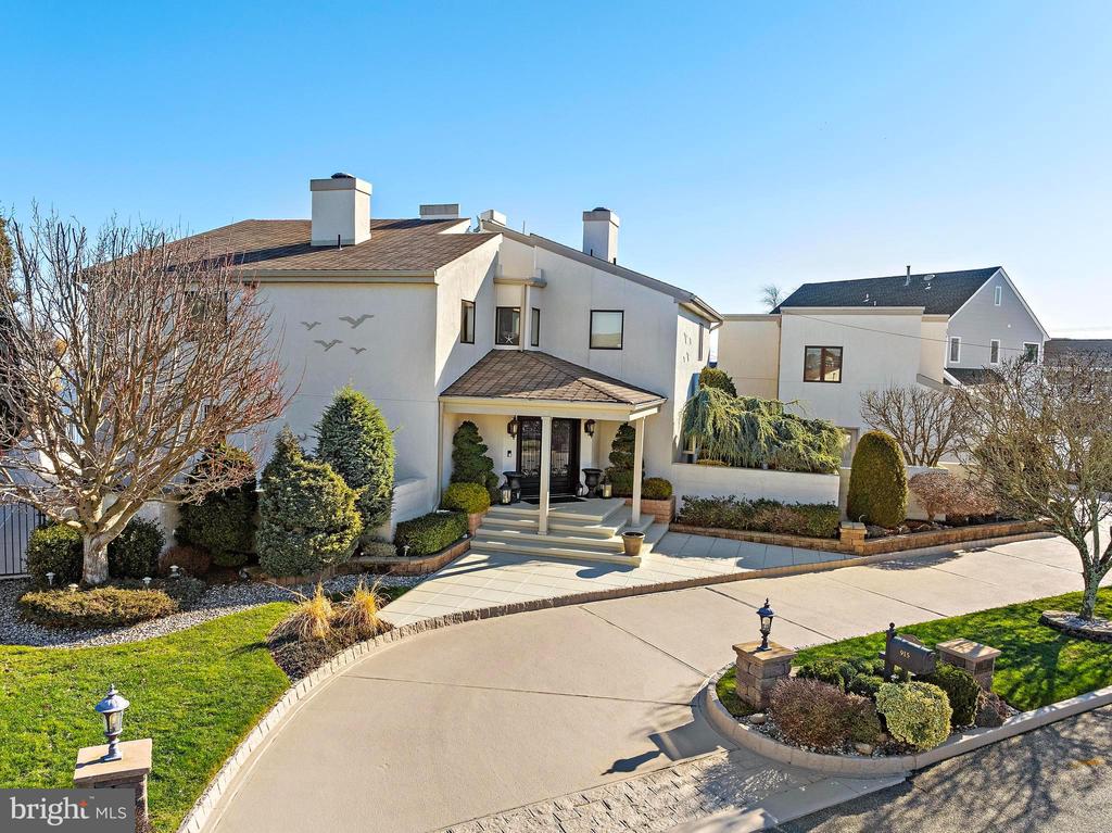 915 SHENANDOAH DRIVE