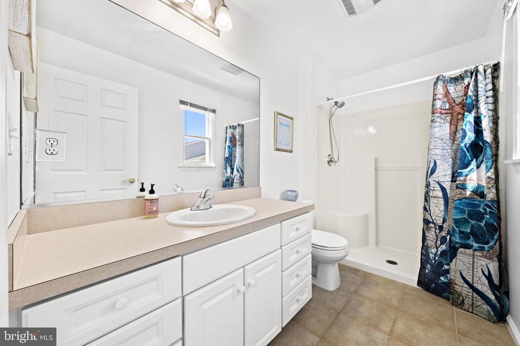 7 W JULIA AVENUE