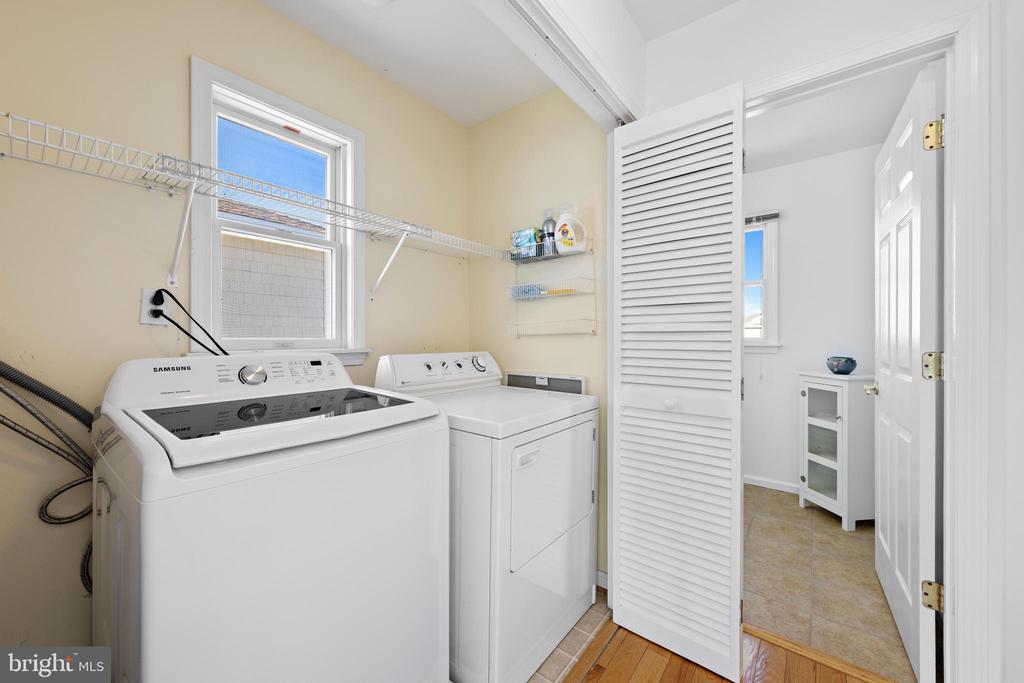 7 W JULIA AVENUE
