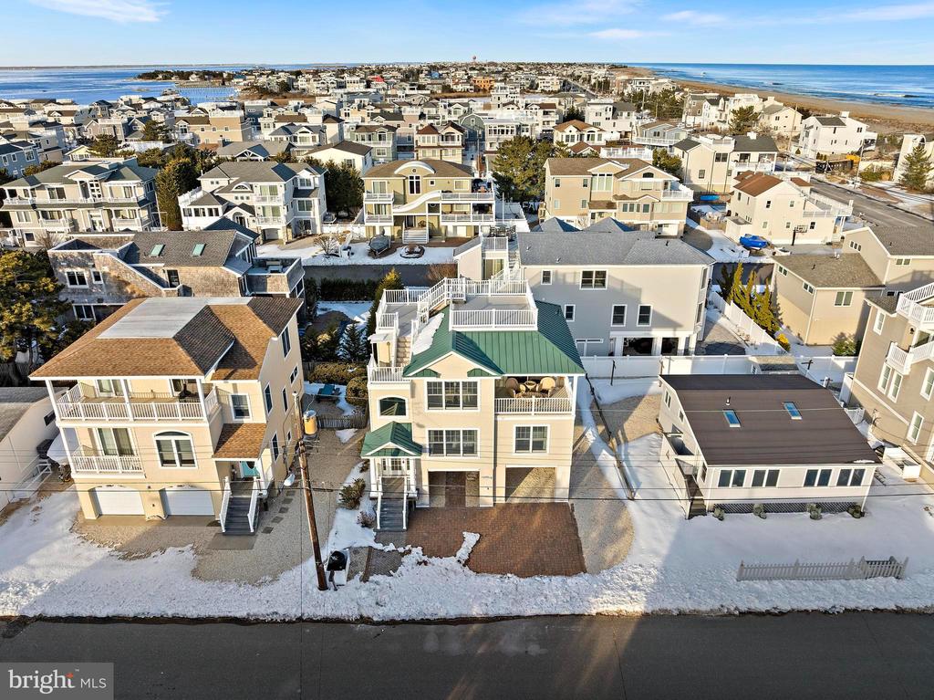 7 W JULIA AVENUE