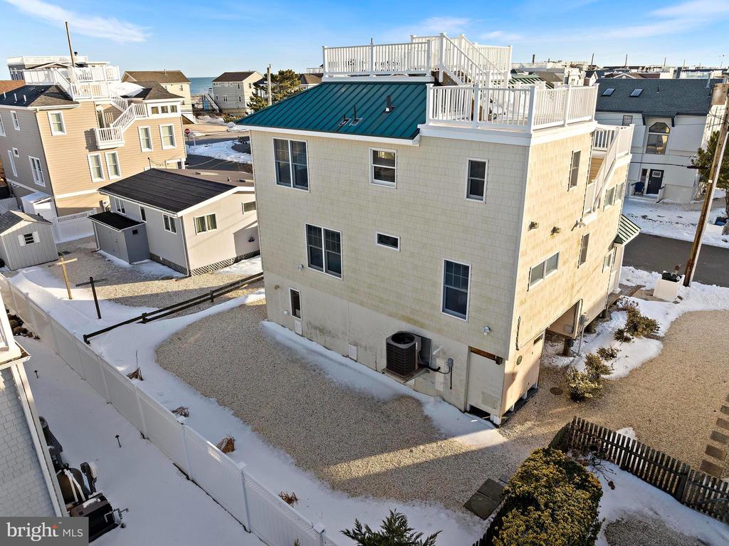 7 W JULIA AVENUE