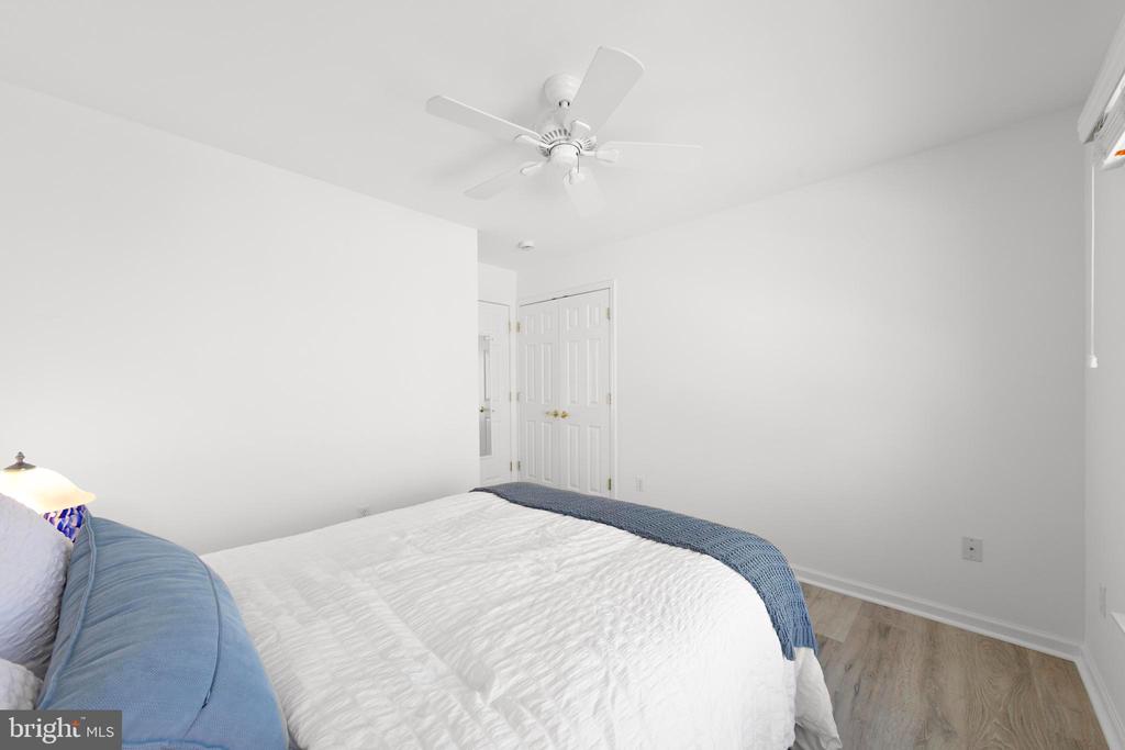 7 W JULIA AVENUE