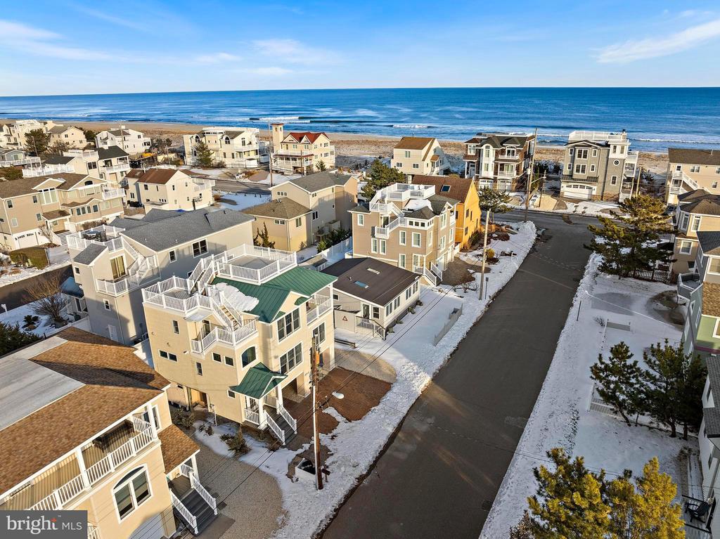 7 W JULIA AVENUE