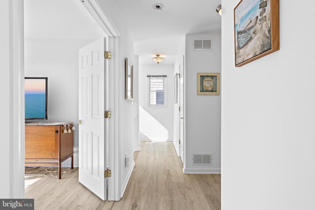 7 W JULIA AVENUE