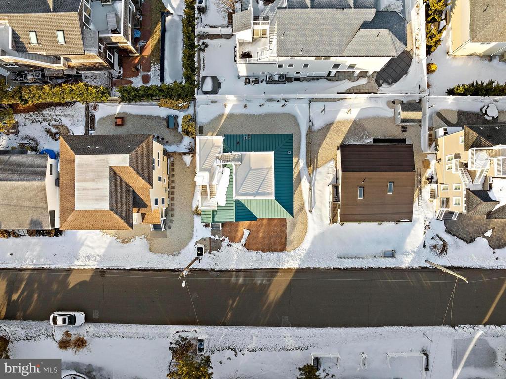 7 W JULIA AVENUE