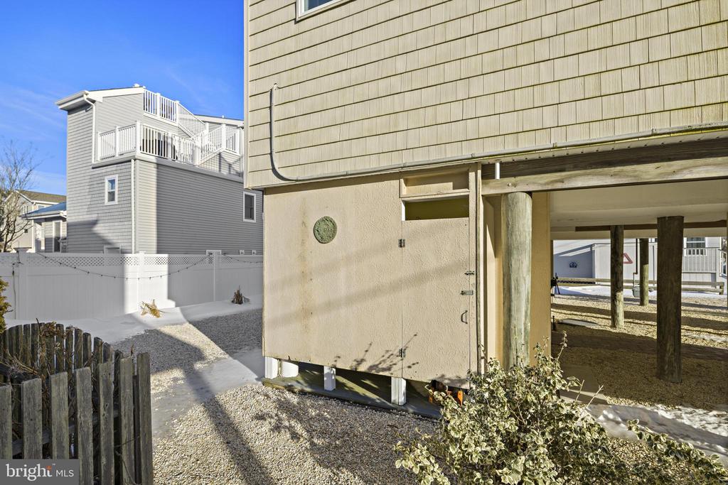 7 W JULIA AVENUE