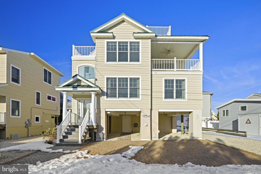 7 W JULIA AVENUE