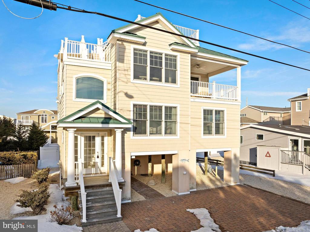 7 W JULIA AVENUE