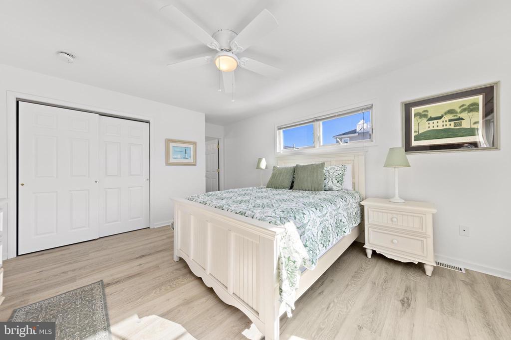 7 W JULIA AVENUE