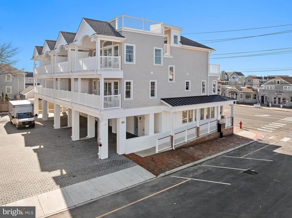 415 N BAY AVENUE 1
