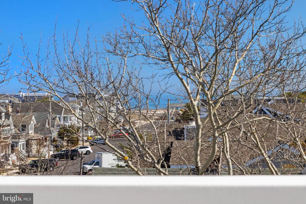 415 N BAY AVENUE 2