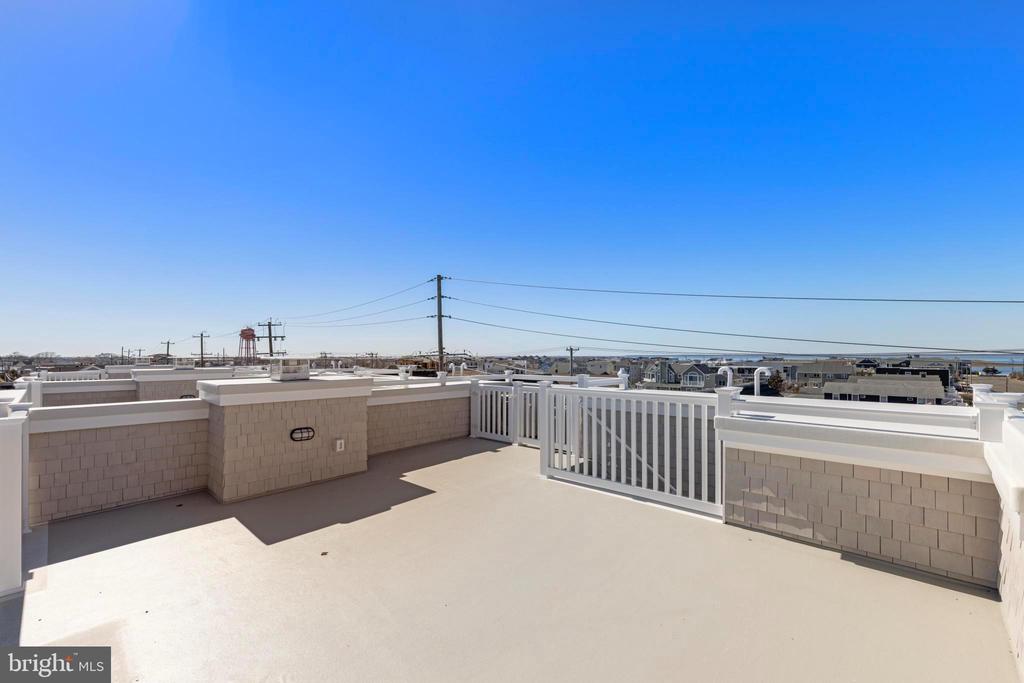 415 N BAY AVENUE 3