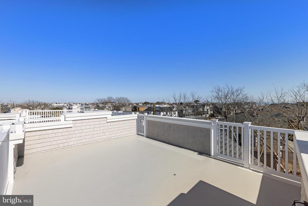 415 N BAY AVENUE 4