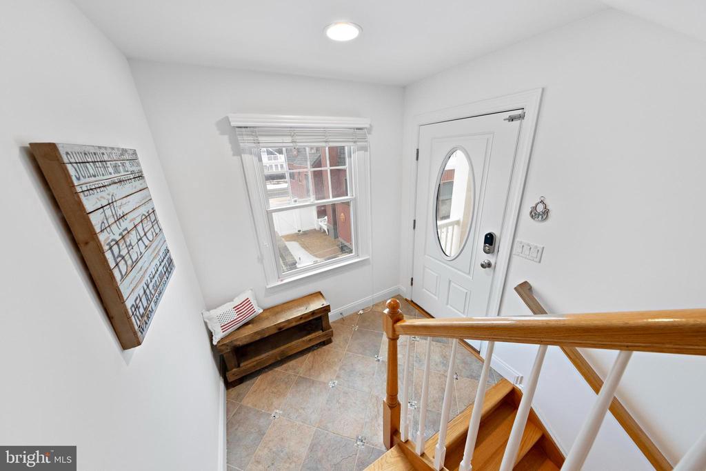 104 E HOBART AVENUE