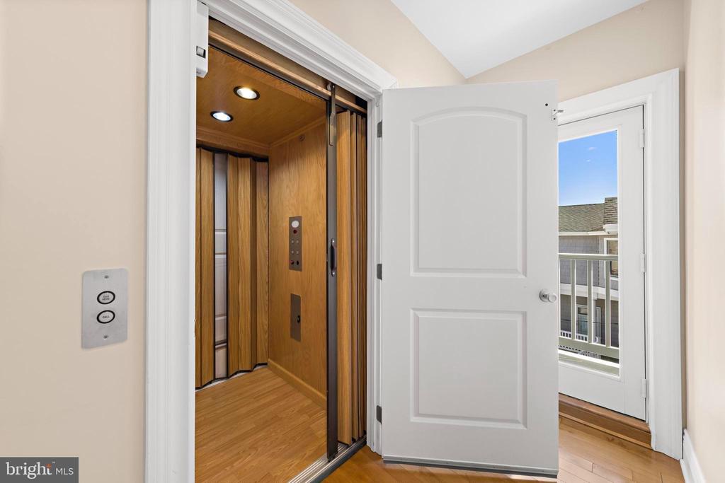 359 W 12TH STREET