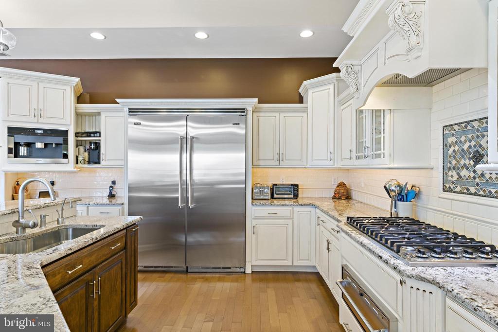 359 W 12TH STREET