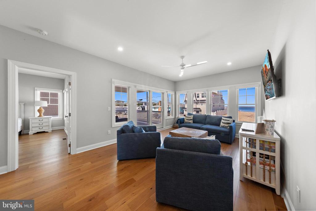 30 W HARDING AVENUE