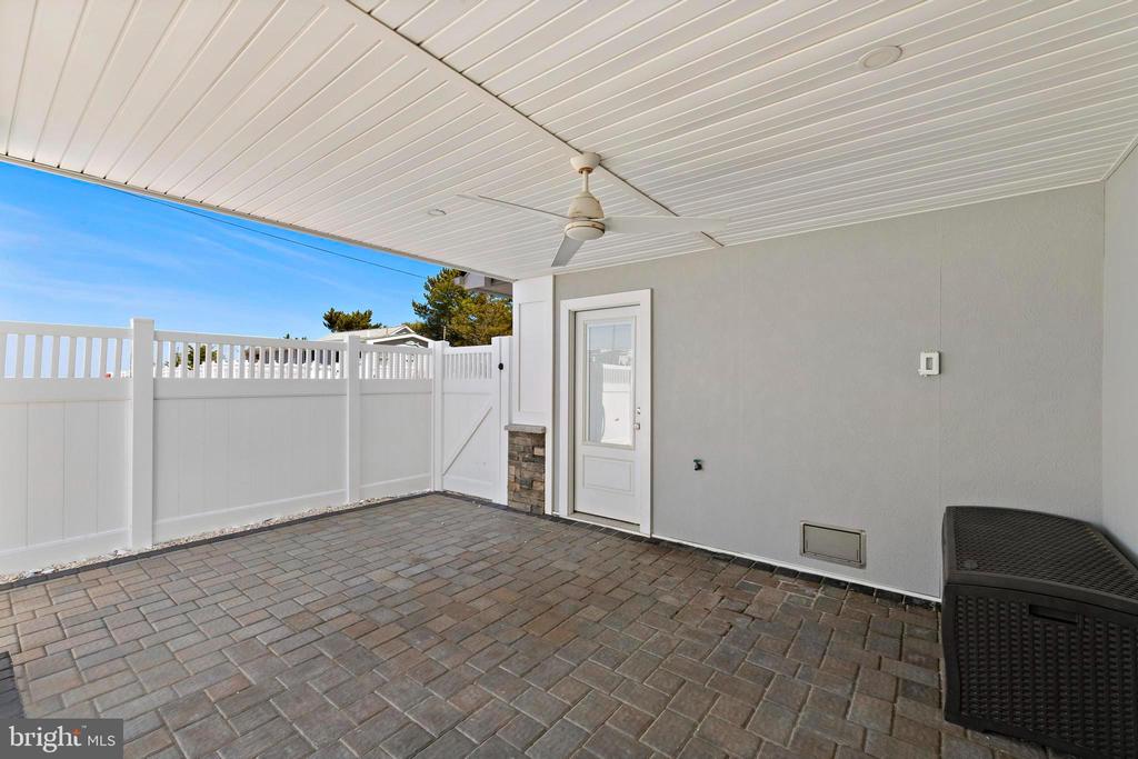 30 W HARDING AVENUE