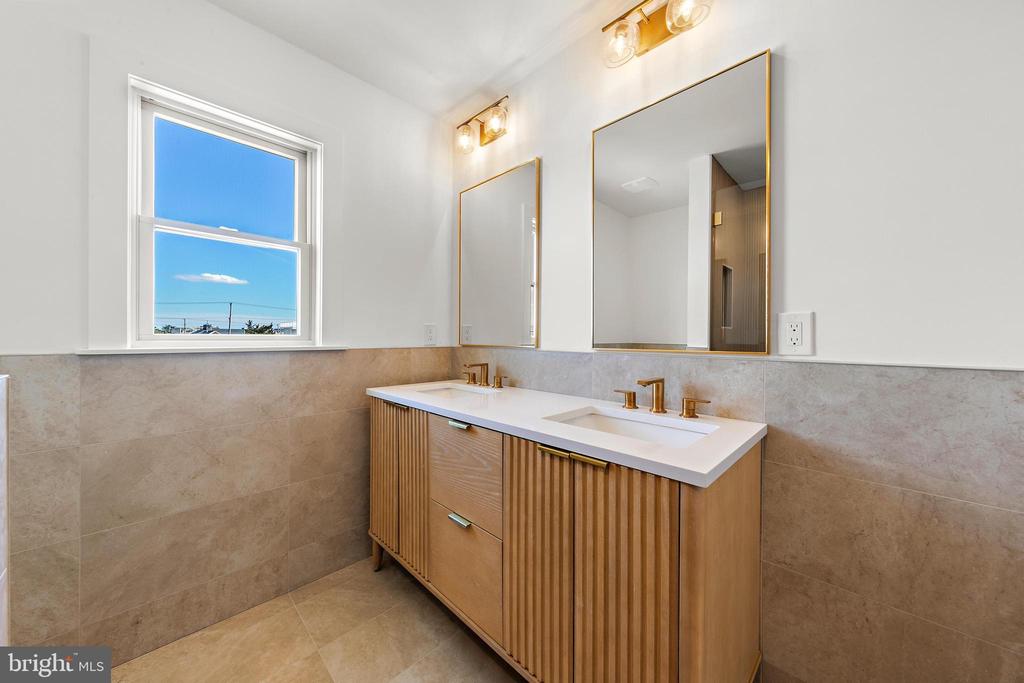 228 N 14TH STREET