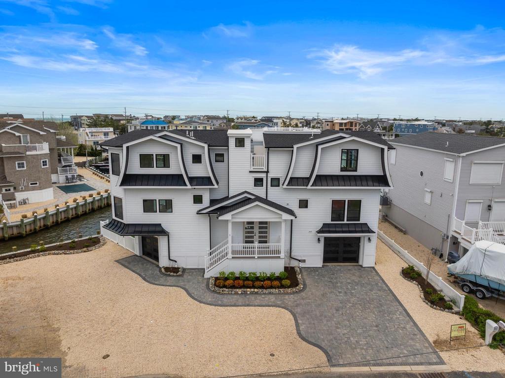 1 CEDARS AVENUE