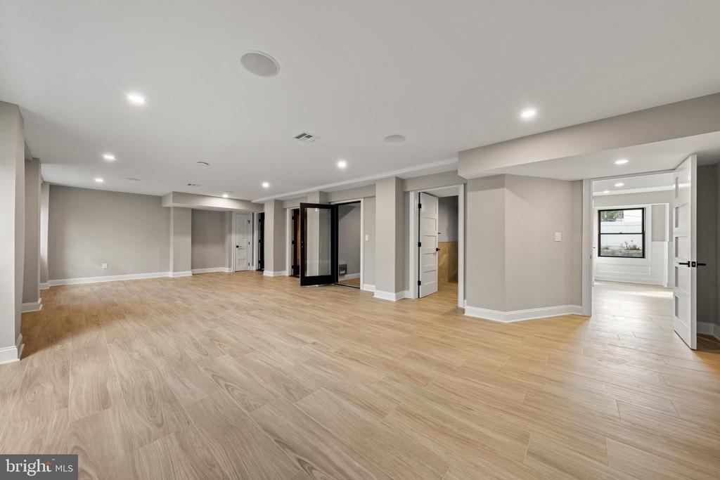 11 E 30TH STREET