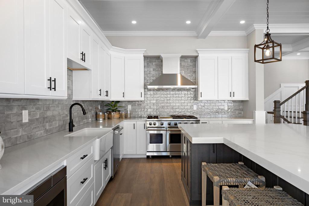 11 E 30TH STREET