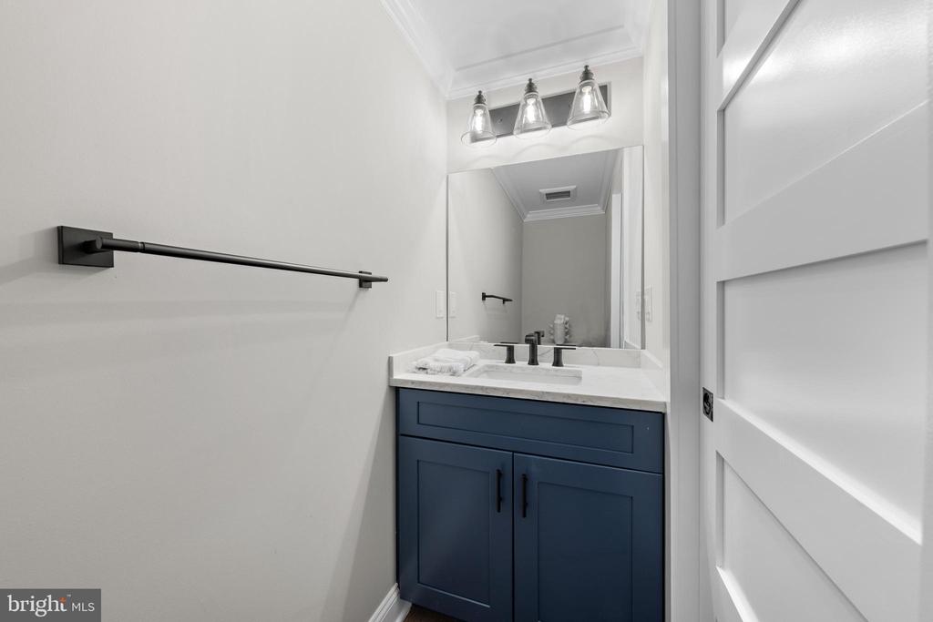 11 E 30TH STREET