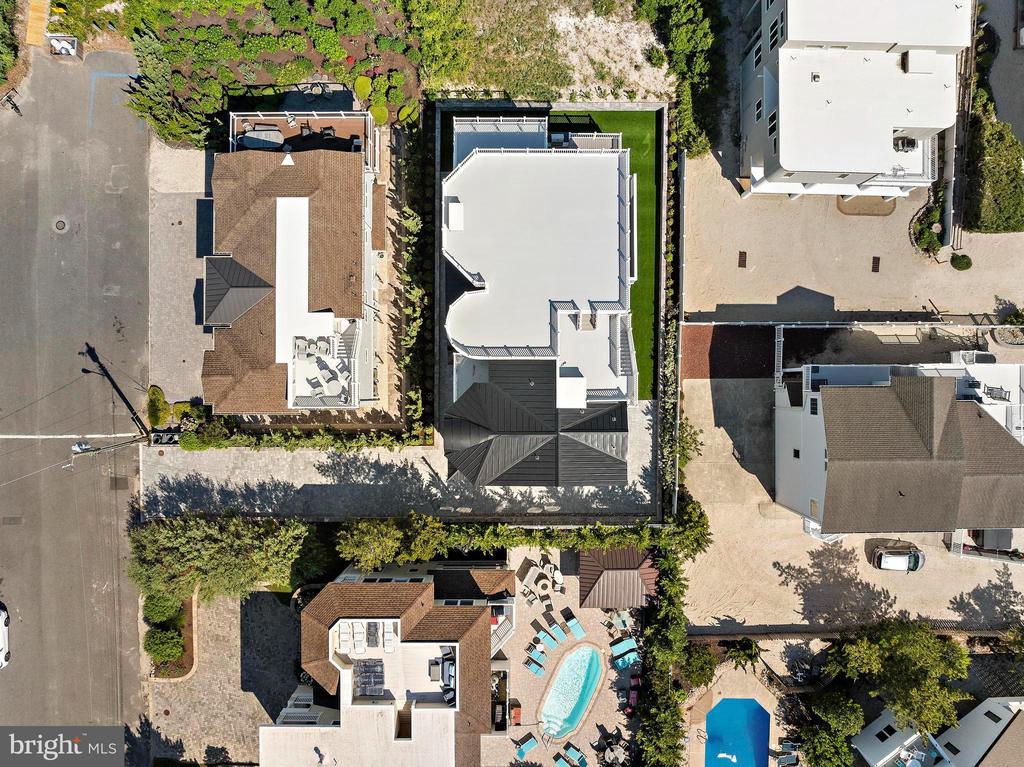 11 E 30TH STREET