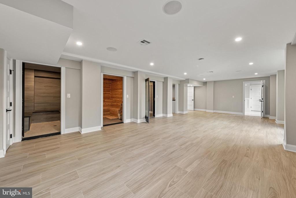 11 E 30TH STREET