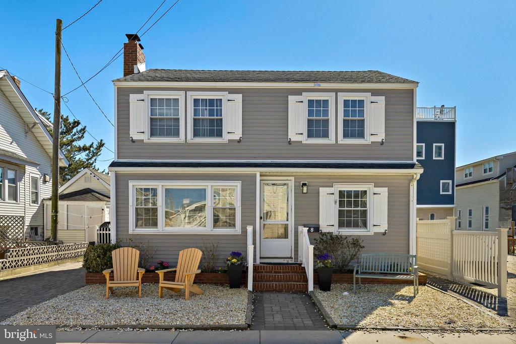 8 E MARYLAND AVENUE