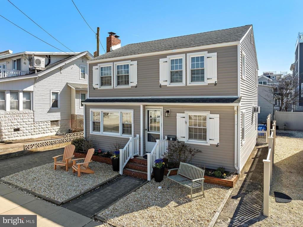 8 E MARYLAND AVENUE