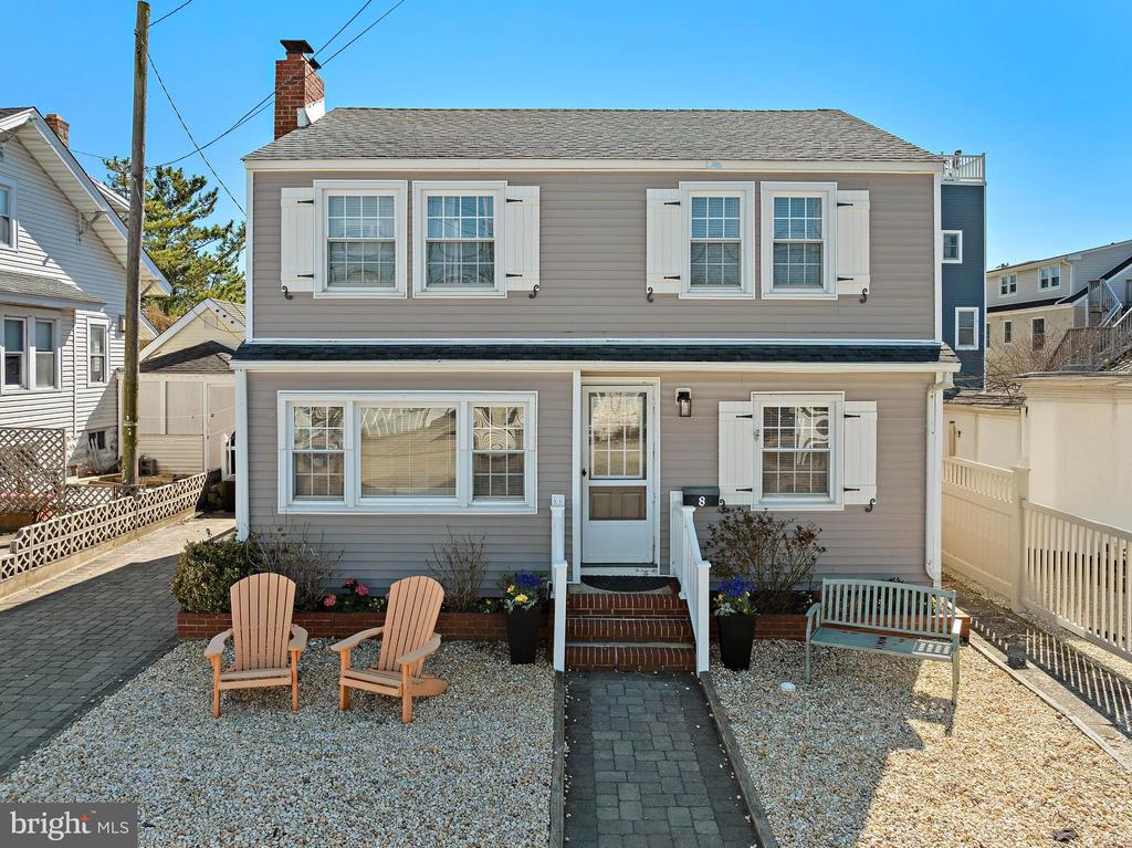8 E MARYLAND AVENUE