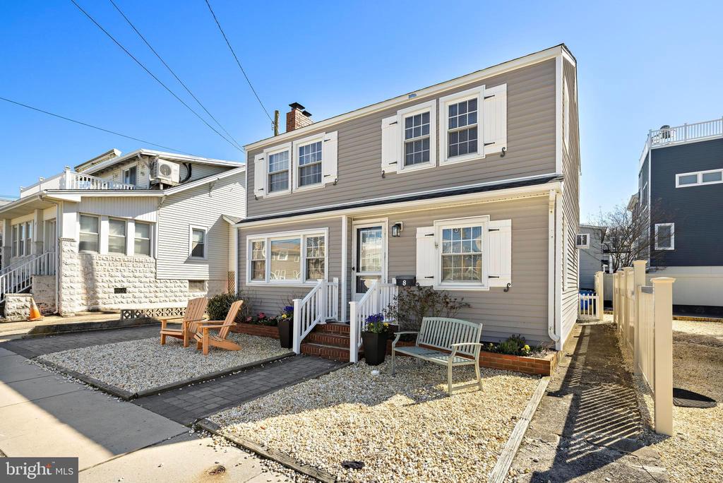 8 E MARYLAND AVENUE