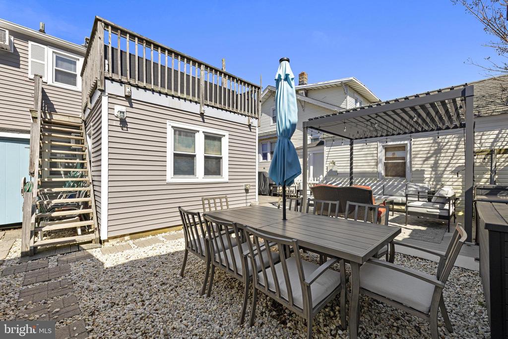 8 E MARYLAND AVENUE